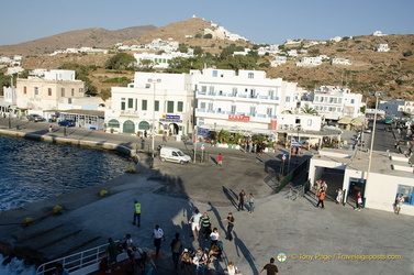 Santorini-Ferry AJP 6645-watermarked