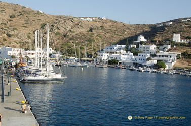 Santorini-Ferry AJP 6646-watermarked