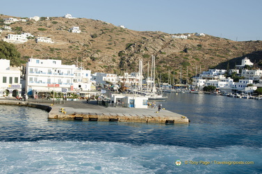 Santorini-Ferry AJP 6650-watermarked