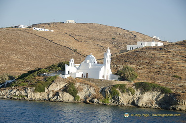 Santorini-Ferry AJP 6652-watermarked