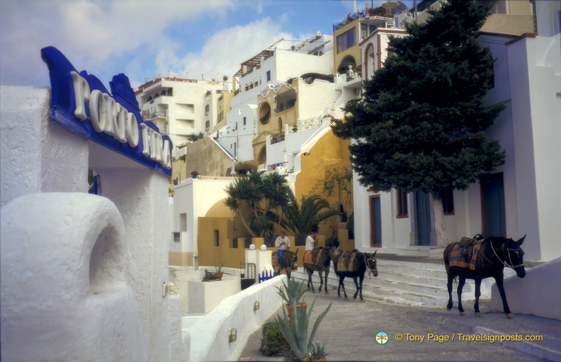 Santorini 1 016 greece-topaz