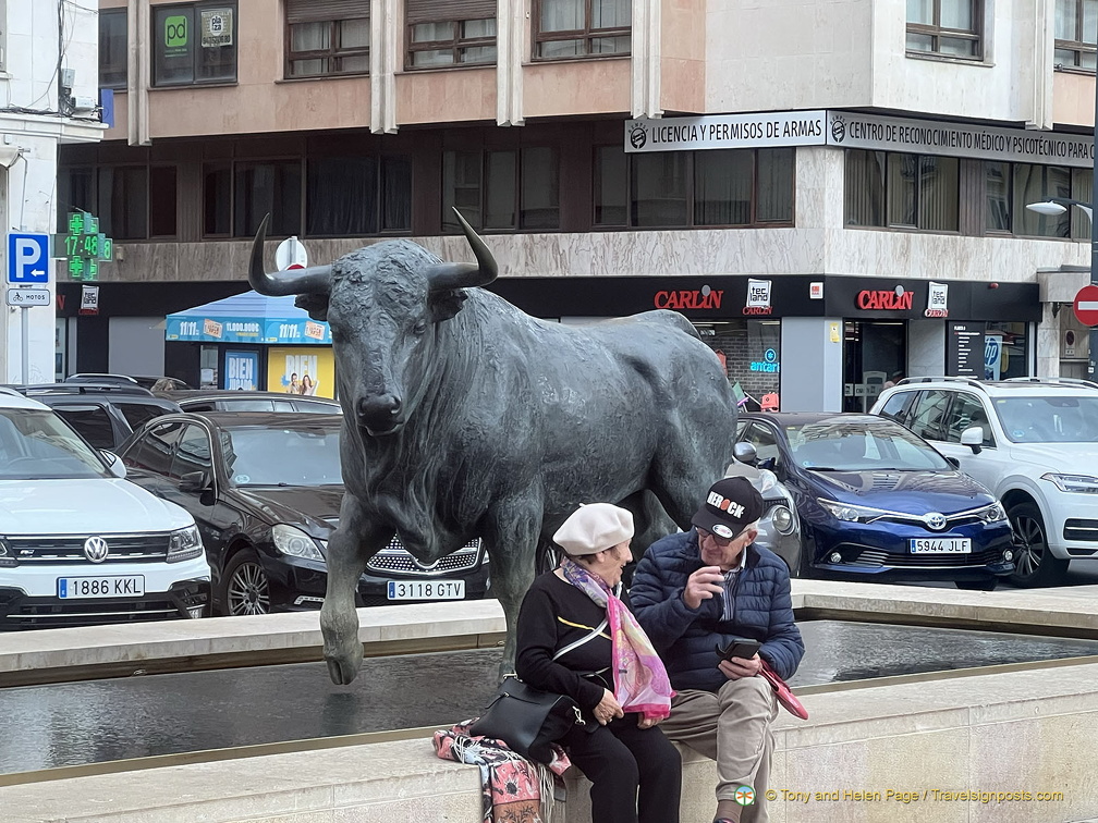 Burgos bull sculpture
