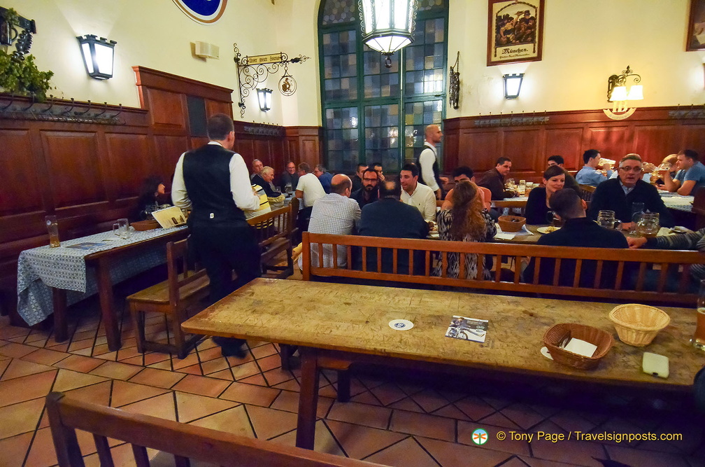 Hofbrauhaus 2025 8404 PS wm