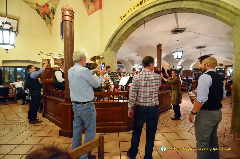 Hofbrauhaus 2025 8399 PS wm