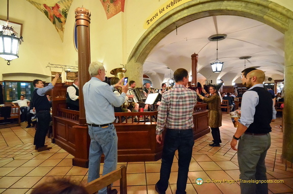 Hofbrauhaus 2025 8399 PS wm