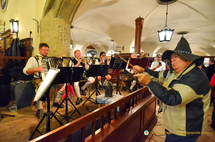 Hofbrauhaus 2025 8396 PS wm