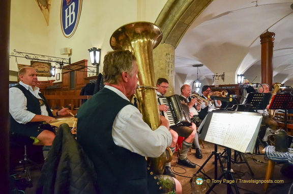 Hofbrauhaus 2025 8384 PS wm