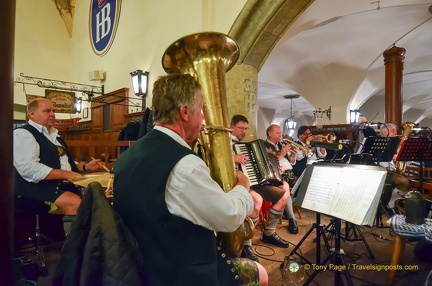 Hofbrauhaus 2025 8384 PS wm