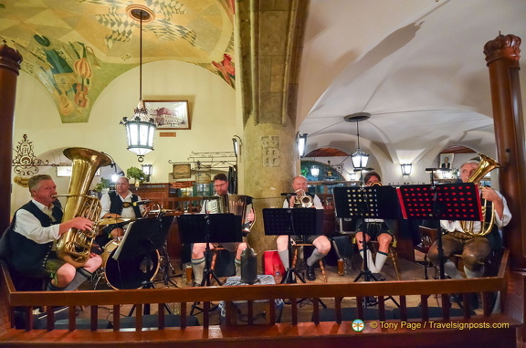 Hofbrauhaus 2025 8382 PS wm