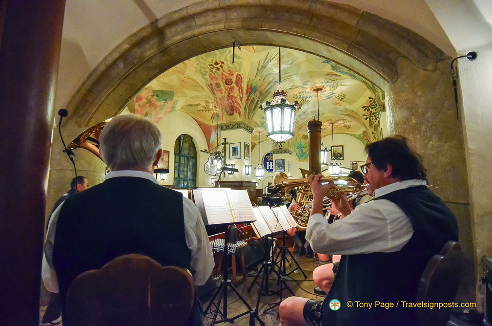 Hofbrauhaus 2025 8380 PS wm