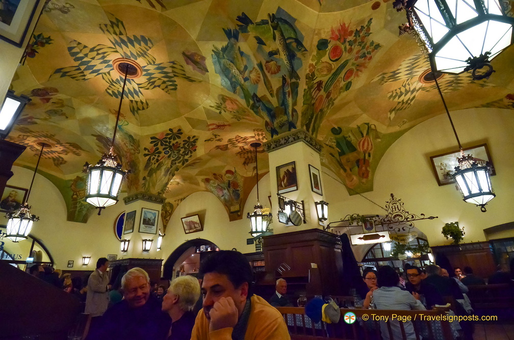 Hofbrauhaus 2025 8369 PS wm