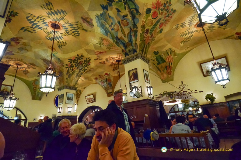 Hofbrauhaus 2025 8368 PS wm