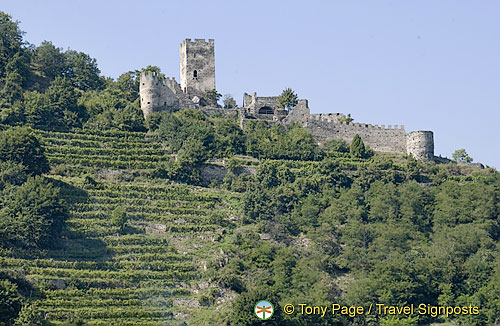 Danube-Castle_DSC_0538.jpg