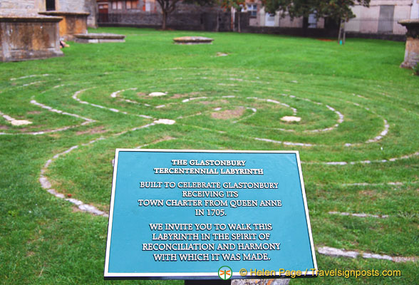 Glastonbury-Labyrinth_DSC_1774.jpg