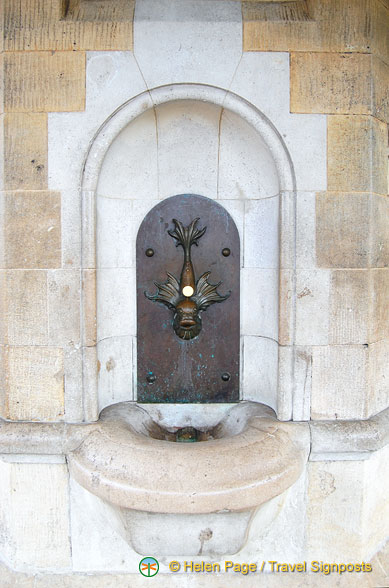 Clocktower-fountain_DSC2715.jpg