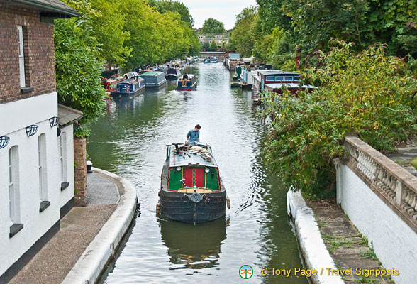 Canal-Boat_AJP_2485.jpg