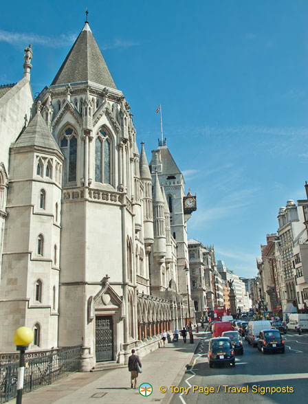 Royal-Courts-of-Justice_AJP_2952.jpg