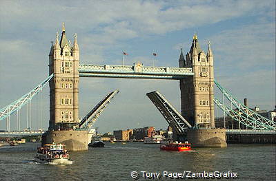 Tower-Bridge_GB_0109.jpg