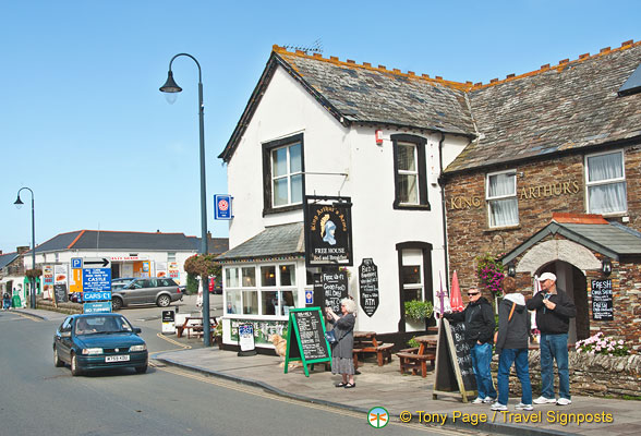 You can get real ales and all kinds of food at King Arthur's Arms, including Sunday roasts