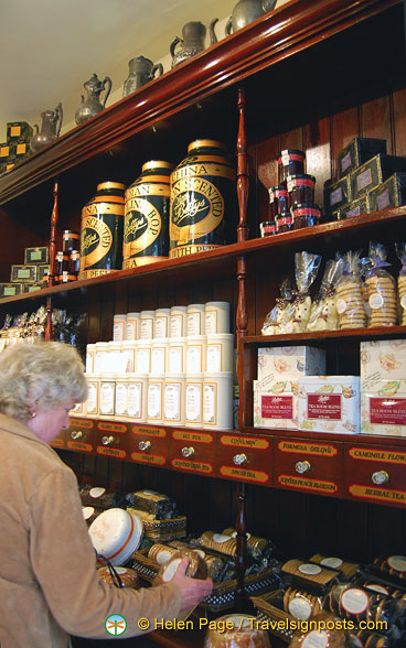 Bettys-Tea-Room-York_DSC9453.jpg