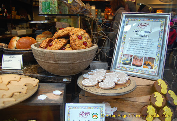 Bettys-Tea-Room-York_DSC9455.jpg