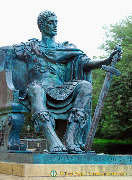 Statue-of-Constantine-York_AJP6266.jpg
