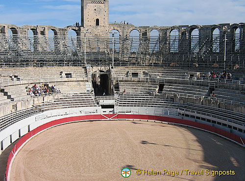 Roman-amphitheatre_France_Helen_1013.jpg