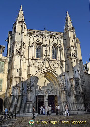 Church-of-Saint-Pierre_France_Avignon_0081.jpg