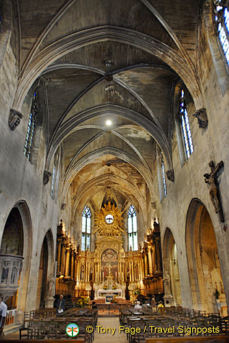Church-of-Saint-Pierre_France_Avignon_0083.jpg