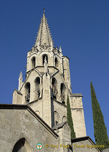Church-of-Saint-Pierre_France_Avignon_0088.jpg