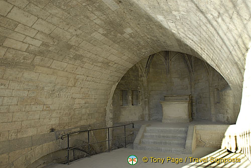 Pont-Avignon-Chapel_France_Avignon_0026.jpg