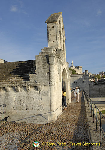 Pont-St-Benezet_France_Avignon_0028.jpg