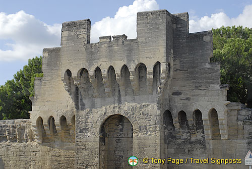 Porte-Limbert_France_Avignon_0001.jpg
