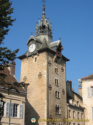 Beaune-tower_France_Helen_0387.jpg