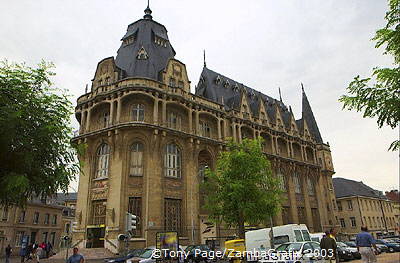 Chartres-Post-Office_Fr_0714.jpg