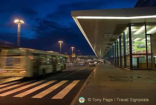 Airports (2086 visits) Airports