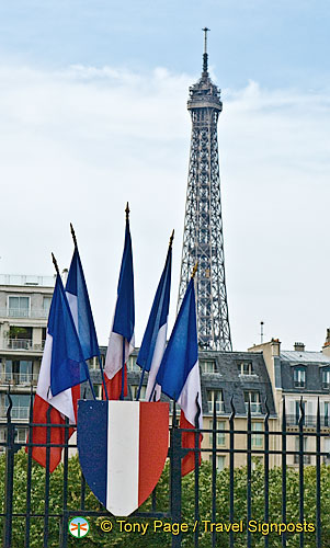 eiffel_tower_Paris_0387.jpg