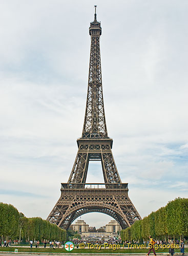 eiffel_tower_Paris_0393.jpg