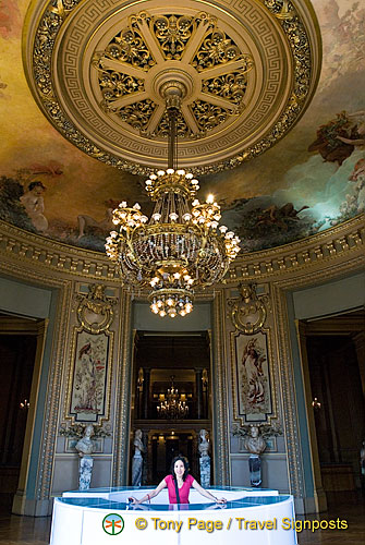 Palais-Garnier_Paris_France_0281.jpg
