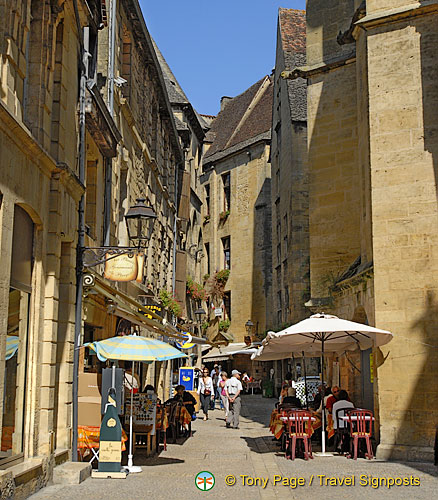 Sarlat-la-Caneda (800 visits) Sarlat-la-Caneda