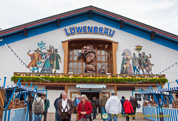 Lowenbrau-Oktoberfest-tent_AJP_3137.jpg