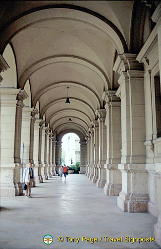 1_049_hungary.jpg
