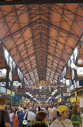 The Great Market Hall was designed by the Hungarian architect Samu Pecz (1854-1922)