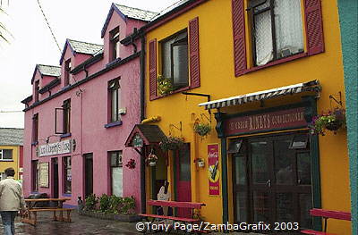 Sneem - Ring of Kerry - Ireland (2184 visites) Main source of income of the town is tourism
Sneem - Ring of Kerry - Ireland