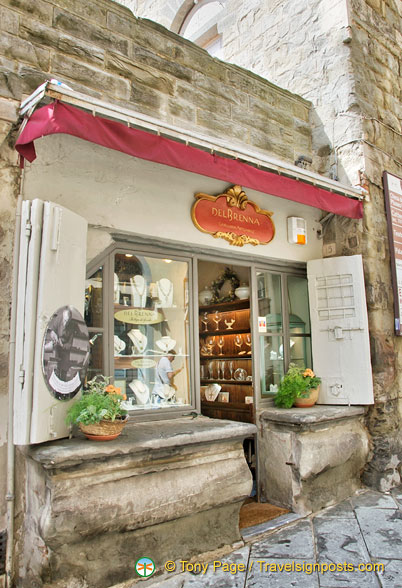 Del Brenna - a jewelry shop in Cortona