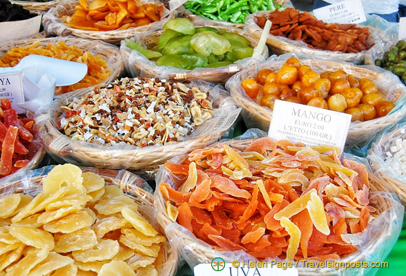 Santo Spirito market - Very nice candied fruits