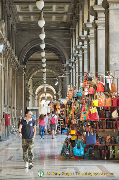 Arcade of the Loggia del Porcellino