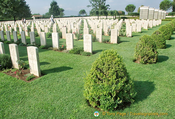 cassino-war-cemetery_AJP7168.jpg