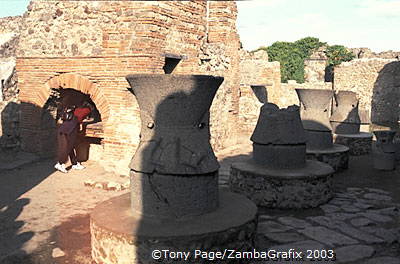 pompeii-casa-del-forno_italy_0261_007.jpg
