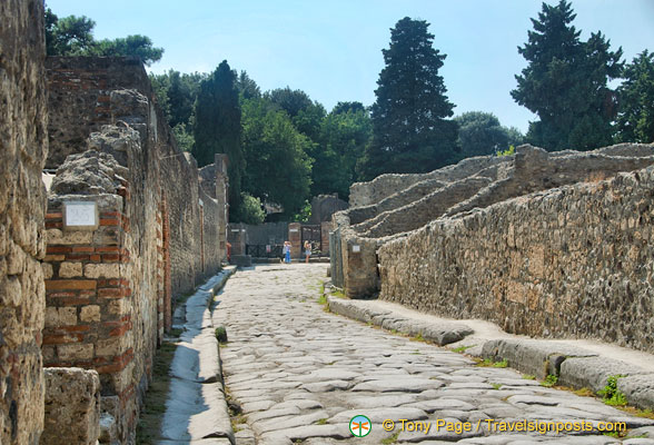 pompeii-street_AJP7243.jpg